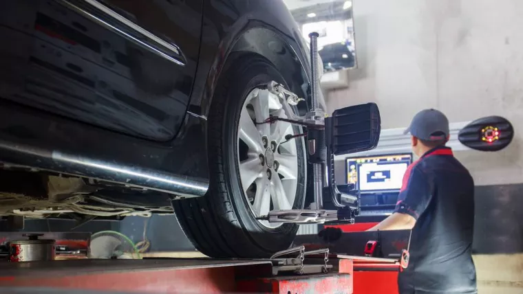 Refaire le parallélisme d'un véhicule léger après un accident, Saint-Paul, Clean Car